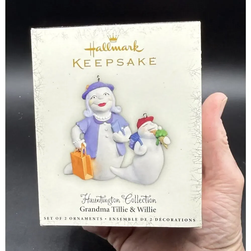 Hallmark GRANDMA TILLIE & WILLIE Hauntington Collection Halloween Ornament 44D